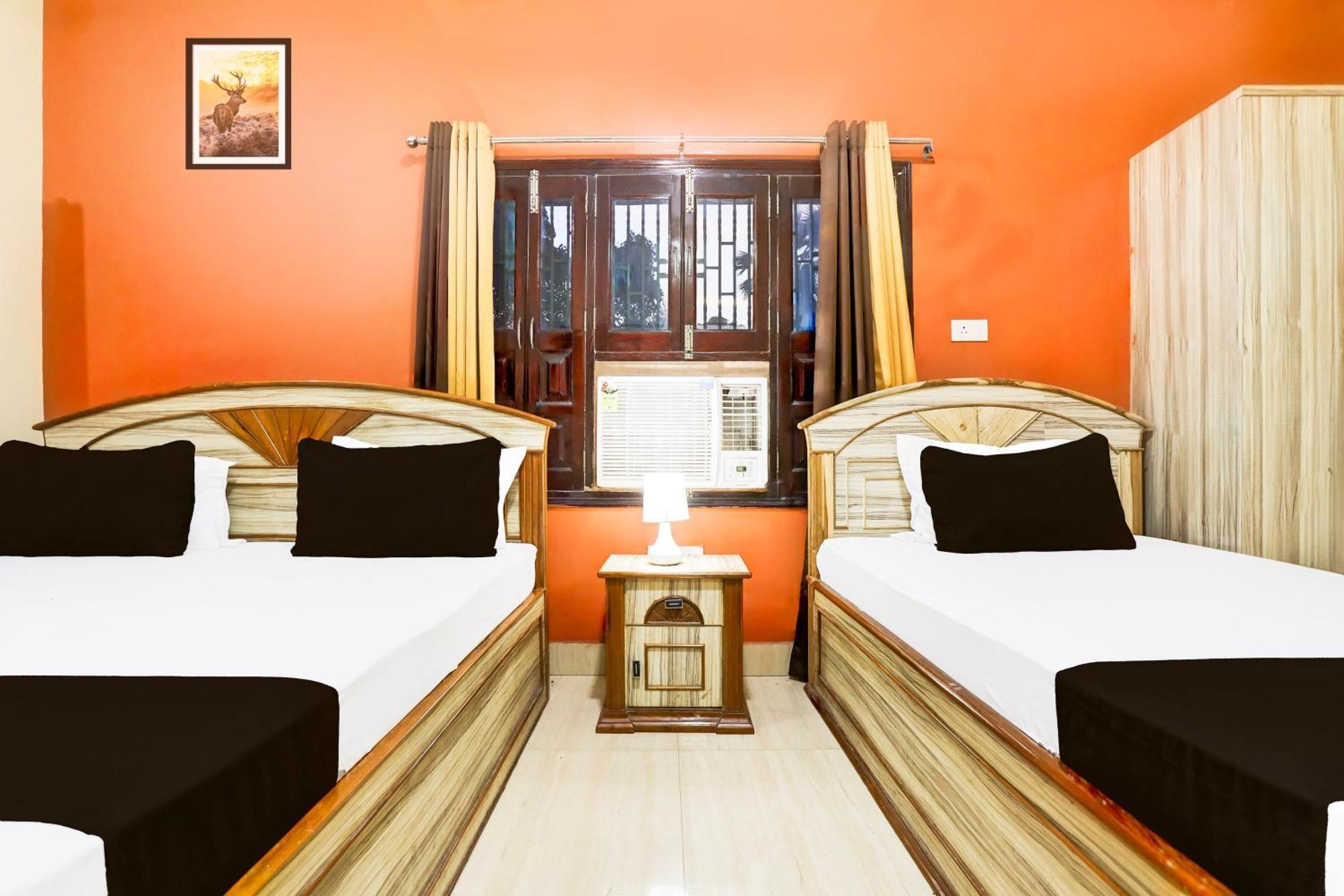 Hotel O R B Palace Varanasi Exterior photo